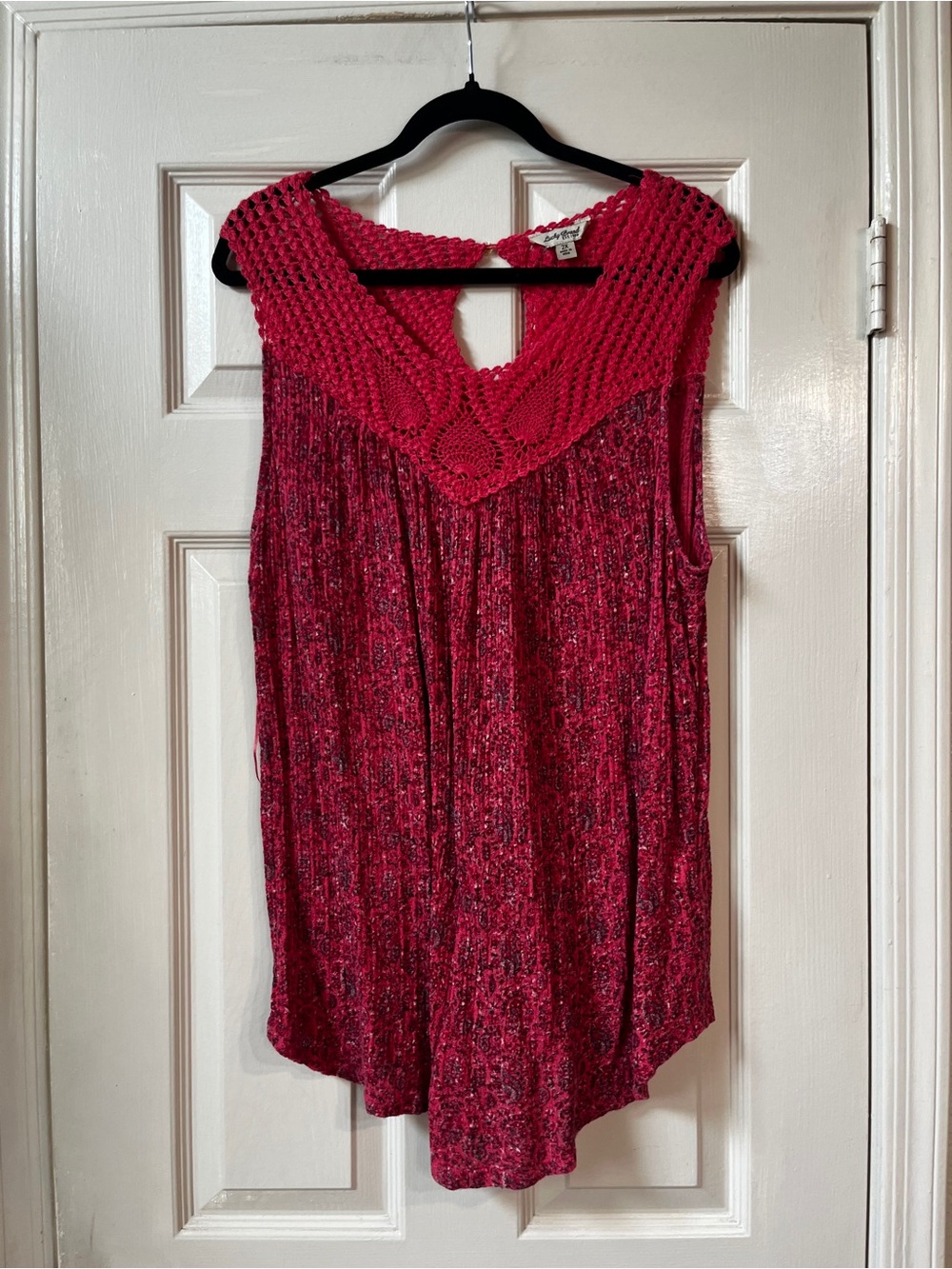 Lucky Brand Pink Crochet Yoke Sleeveless Tank